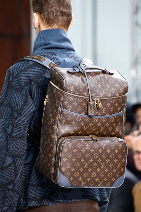 mens louis vuitton luggage|louis vuitton holdall men's.